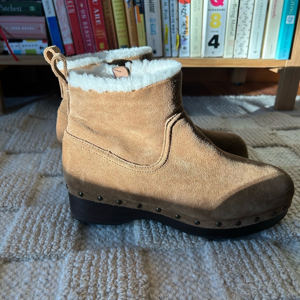 Madewell Marceline Tan Suede Clog Boots with White Shearling